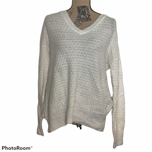 LOFT Sweaters - Loft outlet medium cream ivory v-neck sweater NEW